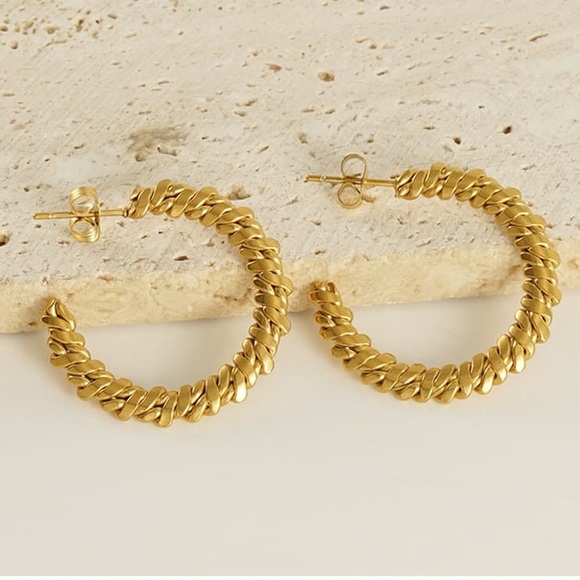 NEW💎18K Gold Braided Twisted Hoop Earrings* - Picture 11 of 12